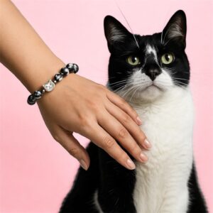 bracelet qui ressemble a mon chat noir et blanc